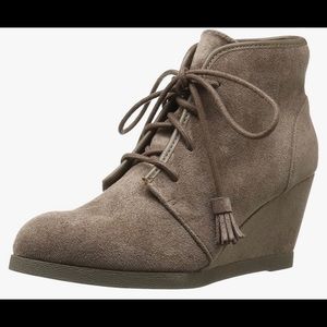 Madden Girl Women's Dallyy Ankle Bootie 9M